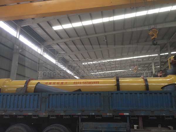 發(fā)往山東的0.8x6m雞糞烘干機發(fā)貨實拍現場